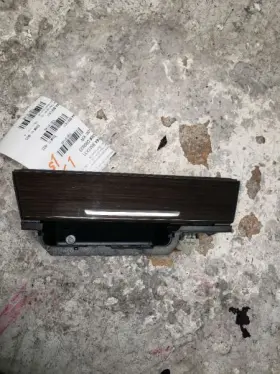 244.bm1x11 Bmw 2011 750li Ash Tray/lighter With Wood Trim Kr131185 #2