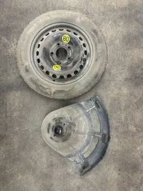 36111095069 Bmw 95-00 E36 3-series 15 Inch Compact Emergency Spare Wheel And Tire With Tray Oem