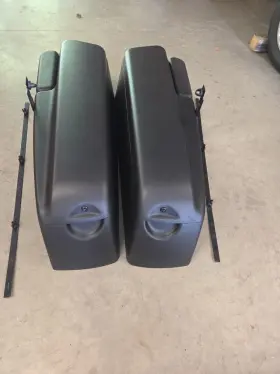 15113383 Chevrolet 2003-2006 Chevy Ssr Hard Saddlebags
