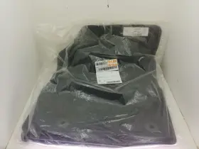 232.gm1e18 Chevrolet 2018 Cruze Brand New In Bag Black Carpet Floor Mats