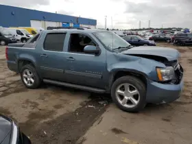 231.gm8d11 Chevrolet Truck Avalnch15 2011 Cargo Cover 3666330