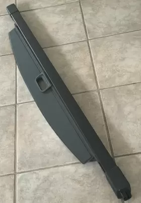 84390972 General Motors 2021-2024 Cadillac Escalade Retractable Security / Cargo Shade Black