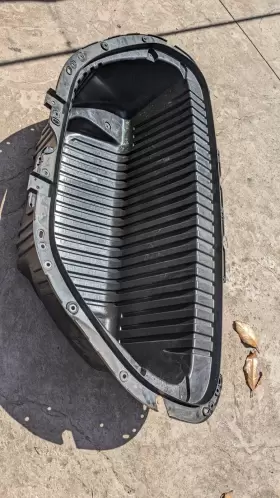 1607186-00-b Tesla Oem 2021-2024 Model X Front Trunk Frunk Storage Compartment