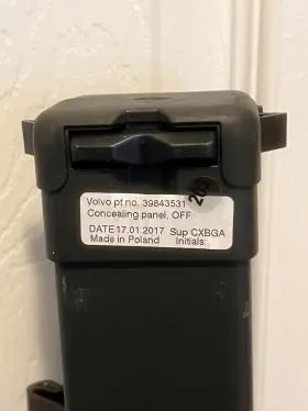 39843531 Volvo Genuine Cargo Cover #2